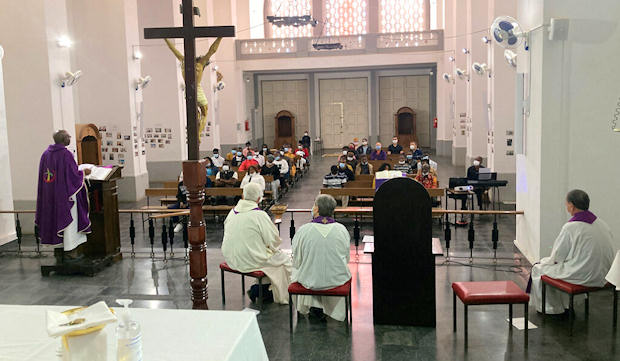 Eucaristía dominical en la parroquia de El Aaiún. (Foto cedida por Mario León Dorado)