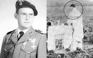 Pablo Cabrera Arias, a la izquierda, teniente capellán paracaidista. A la derecha, oficiando una misa en diciembre de 1957 en las trincheras de una posición de Ifni./ DA
