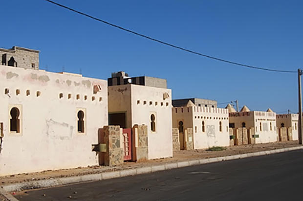 Casas construidas para fomentar el retorno de saharauis.