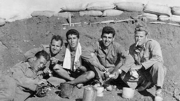 Reclutas del servicio obligatorio en Sidi Ifni, años 50. (Cedida) 