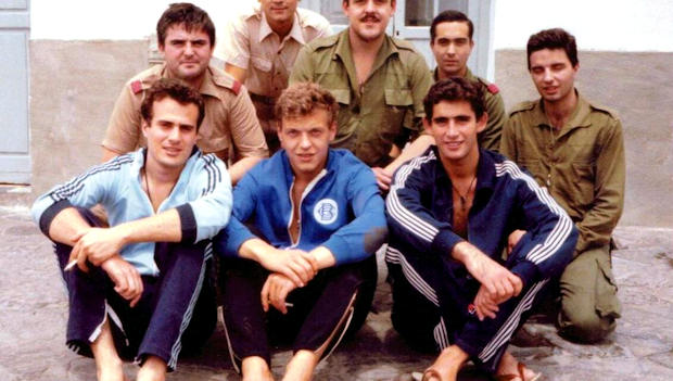 Un grupo de españoles durante el servicio militar en Melilla en los años 80. (Cedida)