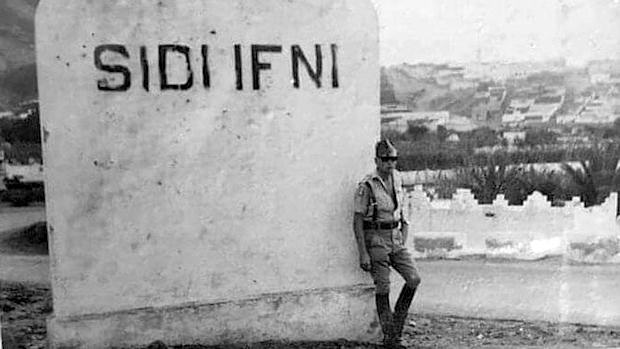 Un legionario en la capital del Ifni, Sidi-Ifni (circa 1968) 