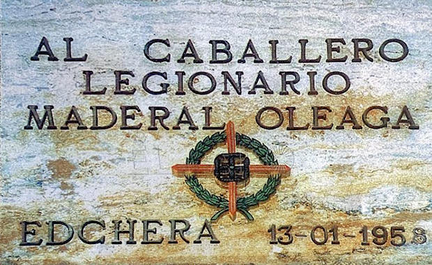 Placa existente en la brigada de La Legión en Almería que recuerda al legionario Juan Maderal Oleaga.