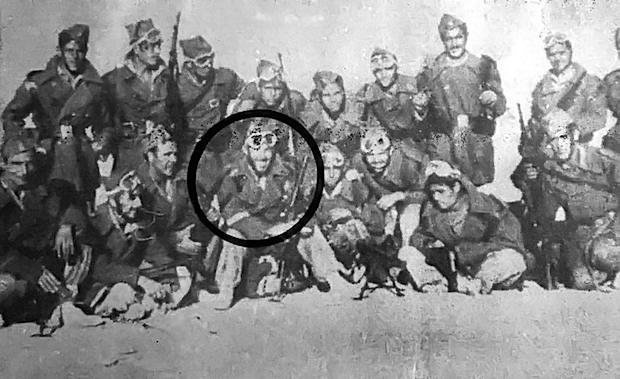 Imagen tomada el 12 de enero de 1958. En el círculo el sargento único superviviente el 13 de enero en el combate de Edchera, el resto todos muertos.