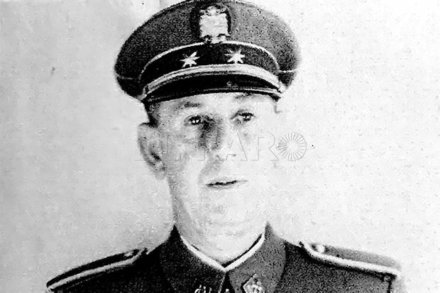 El coronel Francisco Mena Díaz en 1957 como jefe de la Policía de Ifni y delegado gubernativo.