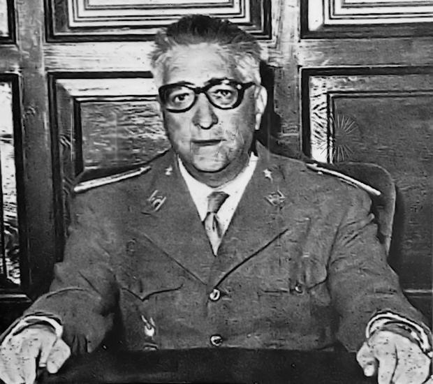 Teniente Coronel de Caballería Adolfo Artalejo Campos el que entregó Villa Bens a Marruecos.