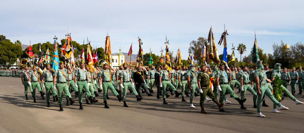  Legionarios desfilan durante la conmemoración del combate de Edchera (1958). (Ejército de Tierra)