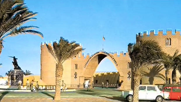 Antiguo acuartelamiento del IV Tercio de la Legión «Alejandro Farnesio» en Dajla (la ciudad de Villa Cisneros en los tiempos del Sáhara como provincia española). (Foto: Youtube)