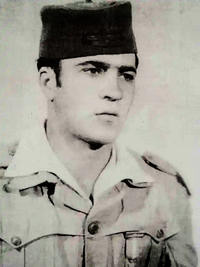 Vicente Cambralla, vestido de soldado. (Foto Cedida)