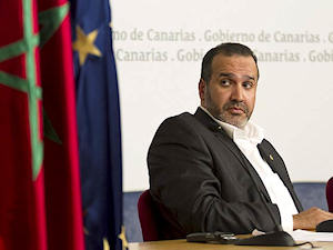 El alcalde de Sidi Ifni (Marruecos) en unas jornadas de cooperación empresarial. | Ángel Medina G. / Efe