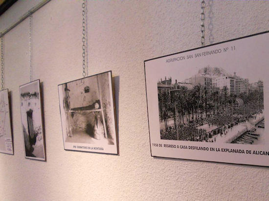 Exposición Fotográfica 'La mili en África'. Adolfo Cano. Biblioteca de El Campello (Alicante), del 8 al 31 de mayo de 2014.