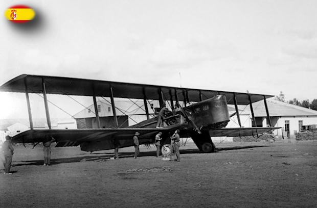 El Polimotor Farman F60 Goliath se convirtió en el primer bombardero químico de la Aviación española. 