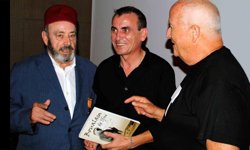 Presentación de Boualam de Ifni. De izquierda a derecha: Ángel Ruiz, Antolín Hernández y Pablo Ignacio de Dalmases. (Foto: Eduardo Fernández)