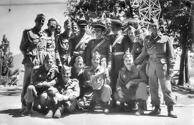 Miembros de un Batallón de Ingenieros en Sidi-Ifni (1958). Foto particular del blog del Teniente Rafael Bentacor