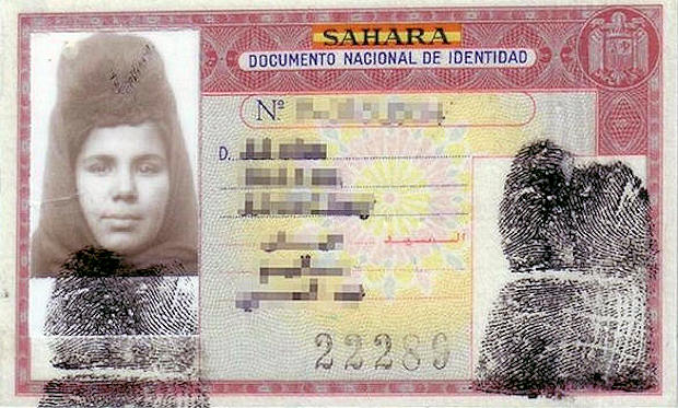 Un Documento Nacional de Identidad (DNI) de una ciudadana hispano saharaui en los años 60.