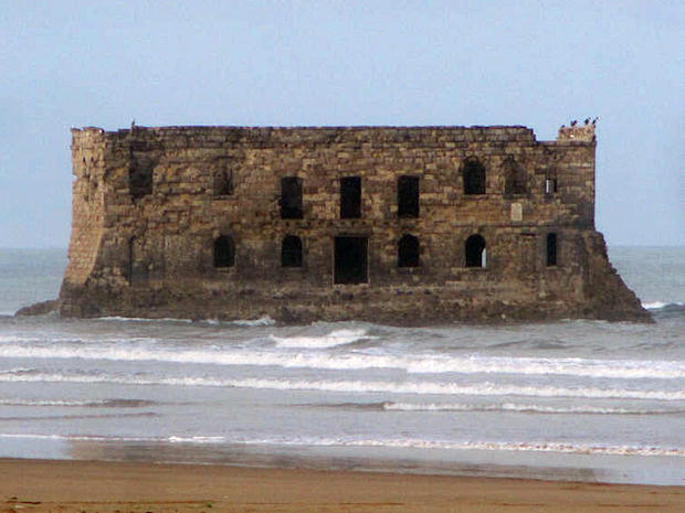 Tarfaya, Casa del Mar, fortificación construida en 1889 por Donald Mackenzie, propietario de la compañía comercial North West African.