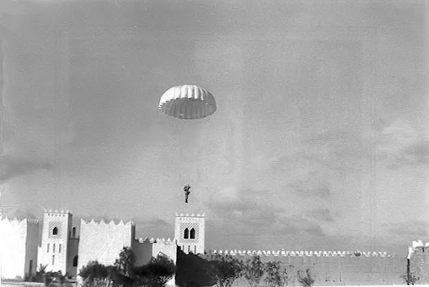 Salto de entrenamiento en Tiliuin unas semanas antes del primer salto en guerra. 