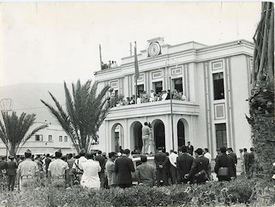 Acto de entrega de Ifni a Marruecos en el ayuntamineto de la ciudad de Sidi Ifni. 30 de junio de 1969.