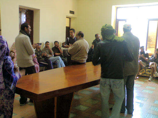 Concentración en el Ayuntamiento. Sidi Ifni.