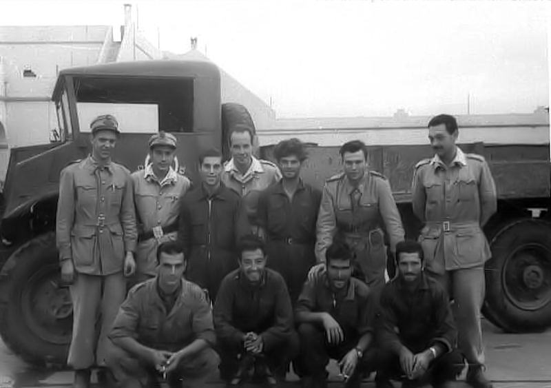 Algunos de los nombrados por Contijoch están en esta Fotografía de Sabater; eran los liberados el 2 de diciembre de la Sección de Ortiz de Zárate