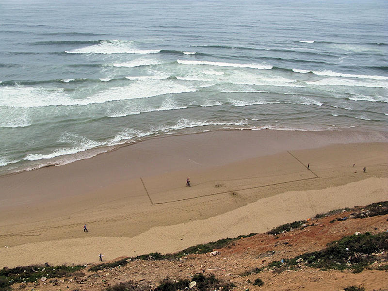 La playa de desembarco de Sidi Ifni (Foto J. L. Jorques, 2008) La playa de desembarco de Sidi Ifni (Foto J. L. Jorques, 2008)