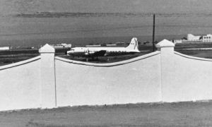Llegada del avión visto desde el Bon. Mixto de Ingenieros (20-9-1967).